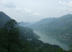 武汉到三峡旅游汽车团 三峡大瀑布、两坝一峡（长江6—9号游船）、三峡大坝 汽车2日游