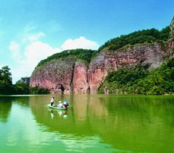 武汉到泰宁旅游团 泰宁大金湖、和平古镇、瀑布林、寨下大峡谷、九龙潭专列4天