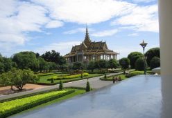 暑期武汉到柬埔寨旅游费用 武汉出发柬埔寨旅游团价格 亲子爱夏吴哥金边8日游